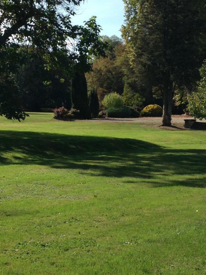 Chateau Du Val Larbont La Bastide-de-Serou ภายนอก รูปภาพ