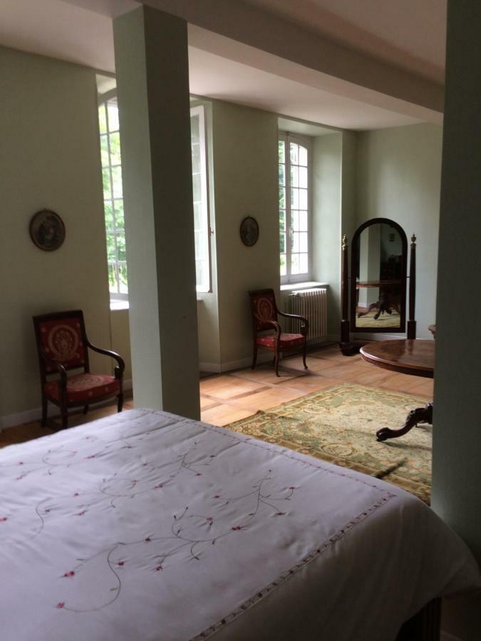 Chateau Du Val Larbont La Bastide-de-Serou ภายนอก รูปภาพ